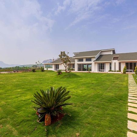 Stayvista'S Villa 107 At Canary Farms - Pure Veg With Huge Lawn, Pool And Home Theatre Lonavala Kültér fotó