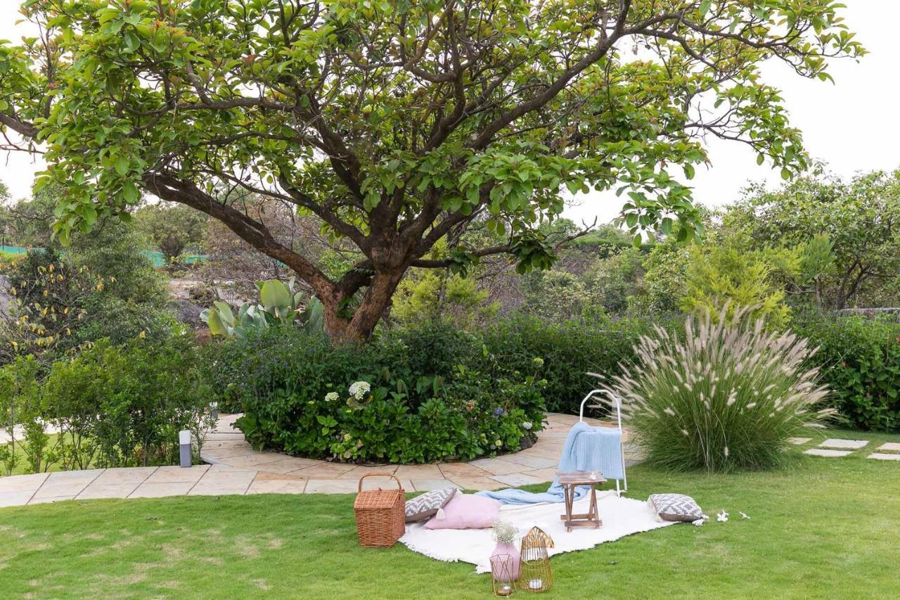Stayvista'S Villa 107 At Canary Farms - Pure Veg With Huge Lawn, Pool And Home Theatre Lonavala Kültér fotó