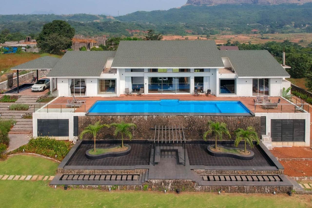 Stayvista'S Villa 107 At Canary Farms - Pure Veg With Huge Lawn, Pool And Home Theatre Lonavala Kültér fotó